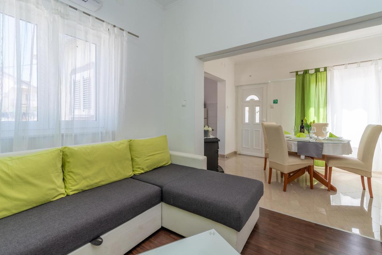 Apartment Roko โตรกีร์ ภายนอก รูปภาพ